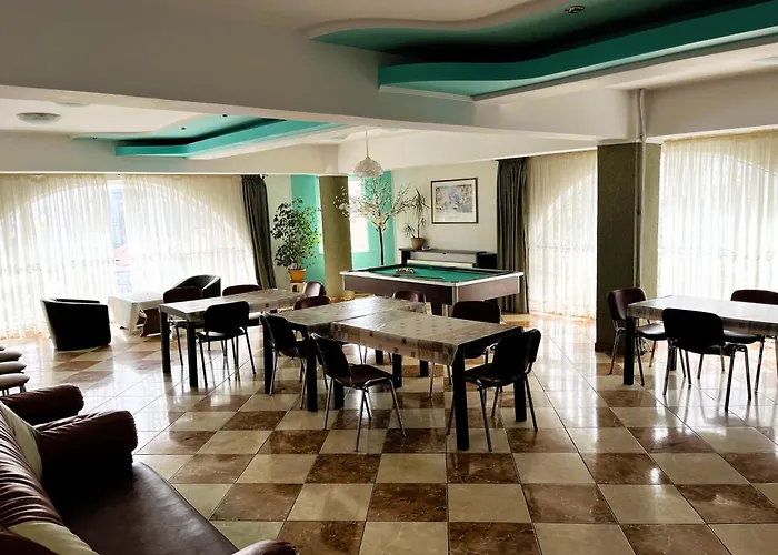 Complex Meridian Hostel *